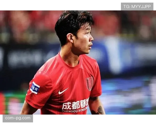 成都蓉城严鼎皓任意球直接破门 中场脚法细腻 成都蓉城严鼎皓任意球直接破门 中场脚法细腻