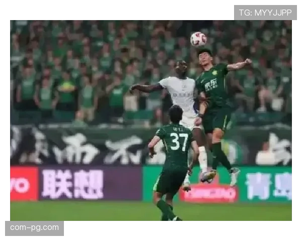 国安高位逼抢战术遇阻 申花长传反击策略见效 国安高位逼抢战术遇阻 申花长传反击策略见效